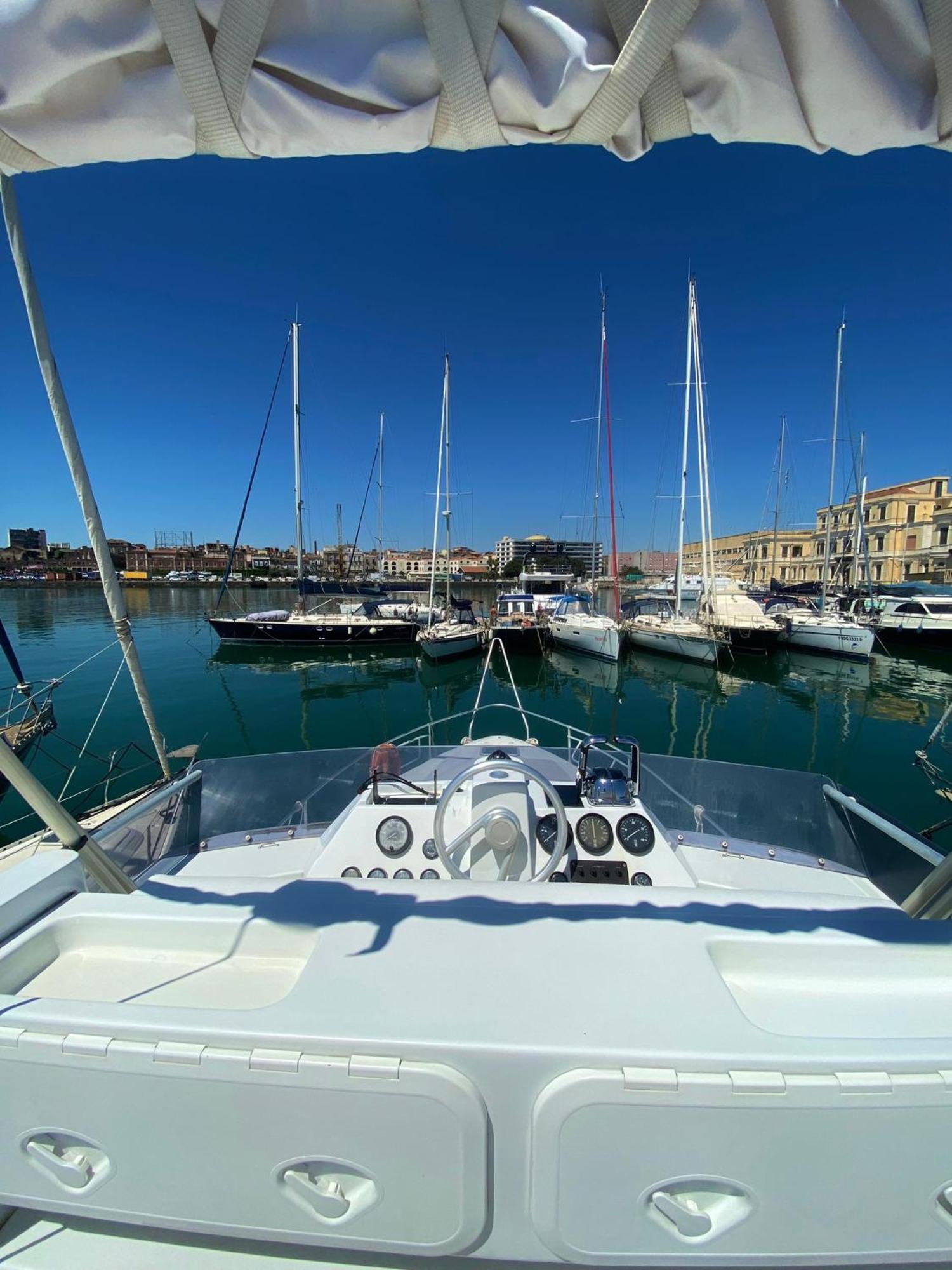 She'S Mine Yacht Hotel Катания Екстериор снимка