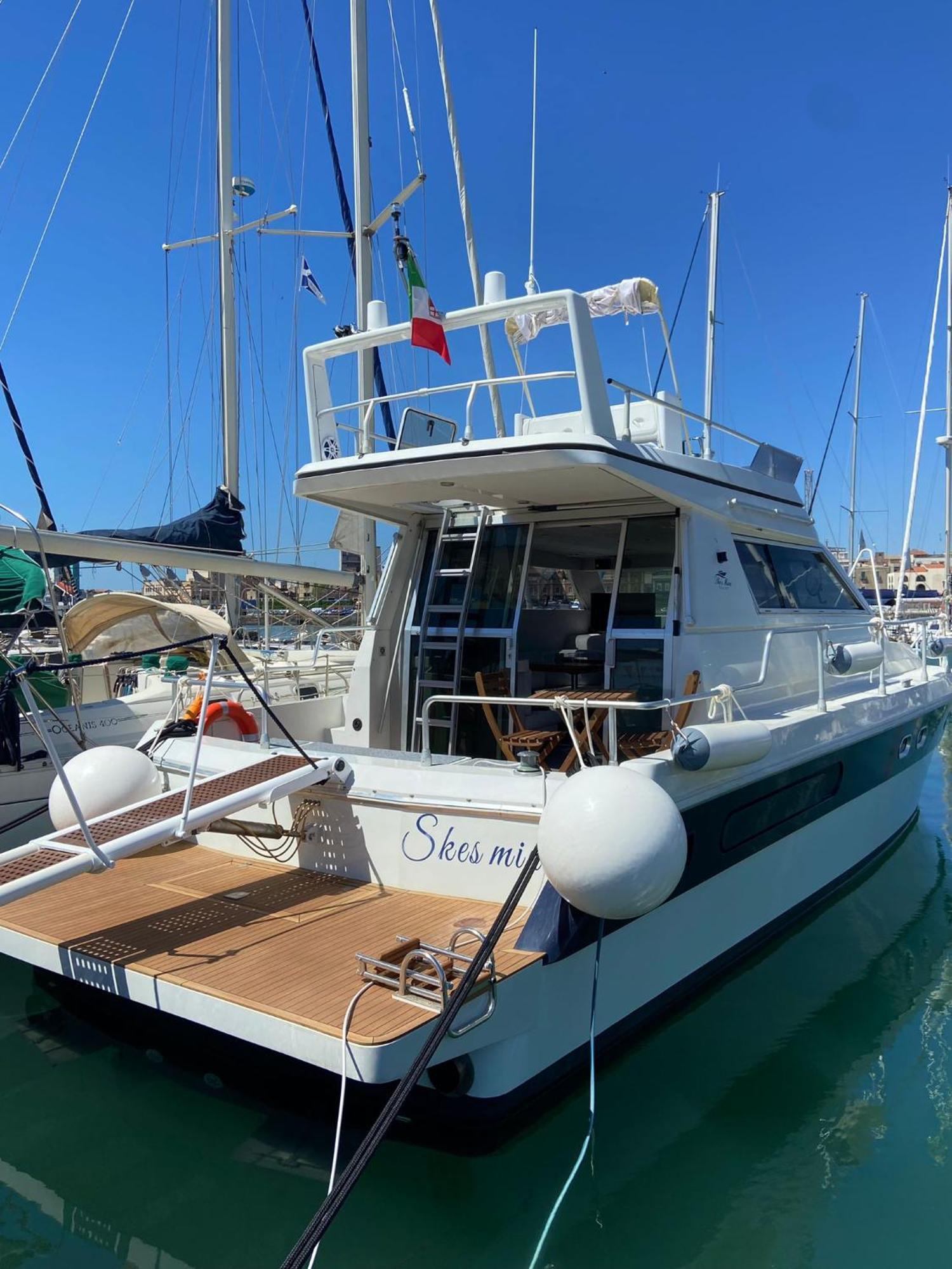 She'S Mine Yacht Hotel Катания Екстериор снимка